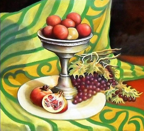 Tray with fruit